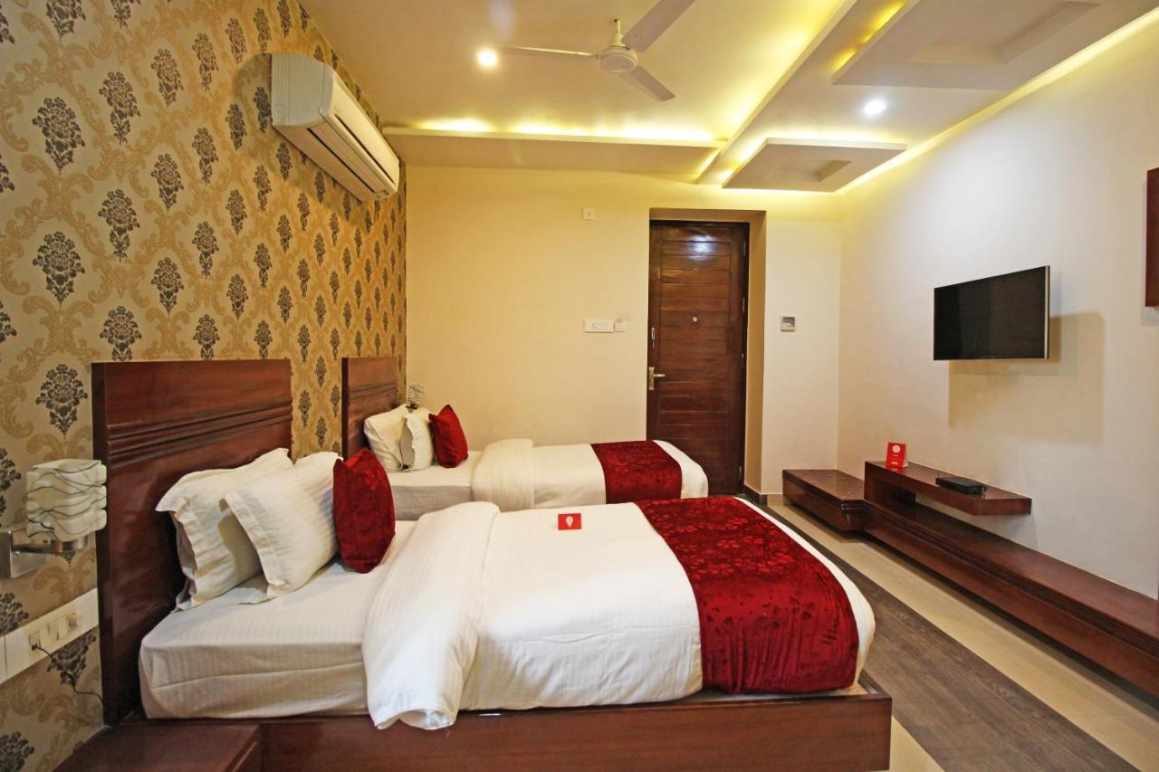 Capital O 4535 Hotel Uma Palace Benares Buitenkant foto