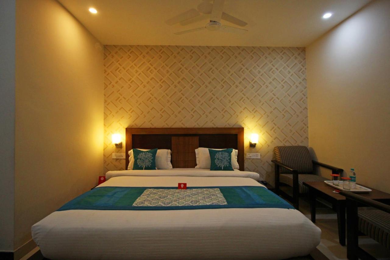 Capital O 4535 Hotel Uma Palace Benares Buitenkant foto
