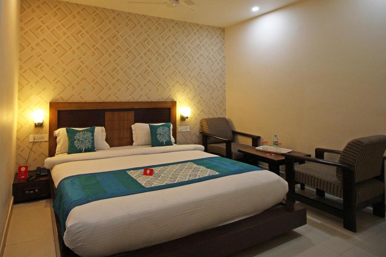 Capital O 4535 Hotel Uma Palace Benares Buitenkant foto