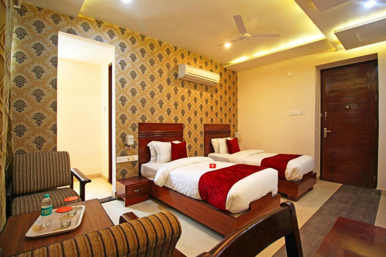 Capital O 4535 Hotel Uma Palace Benares Buitenkant foto