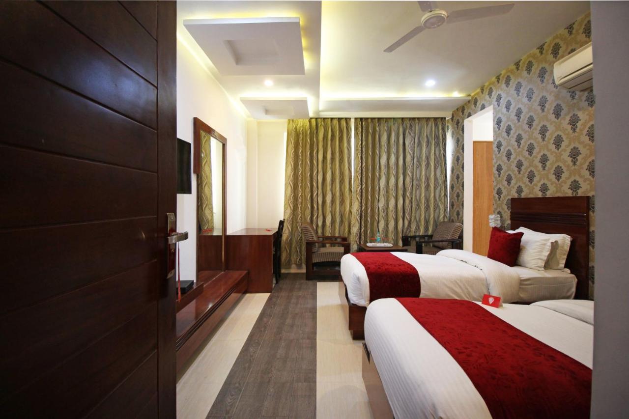 Capital O 4535 Hotel Uma Palace Benares Buitenkant foto