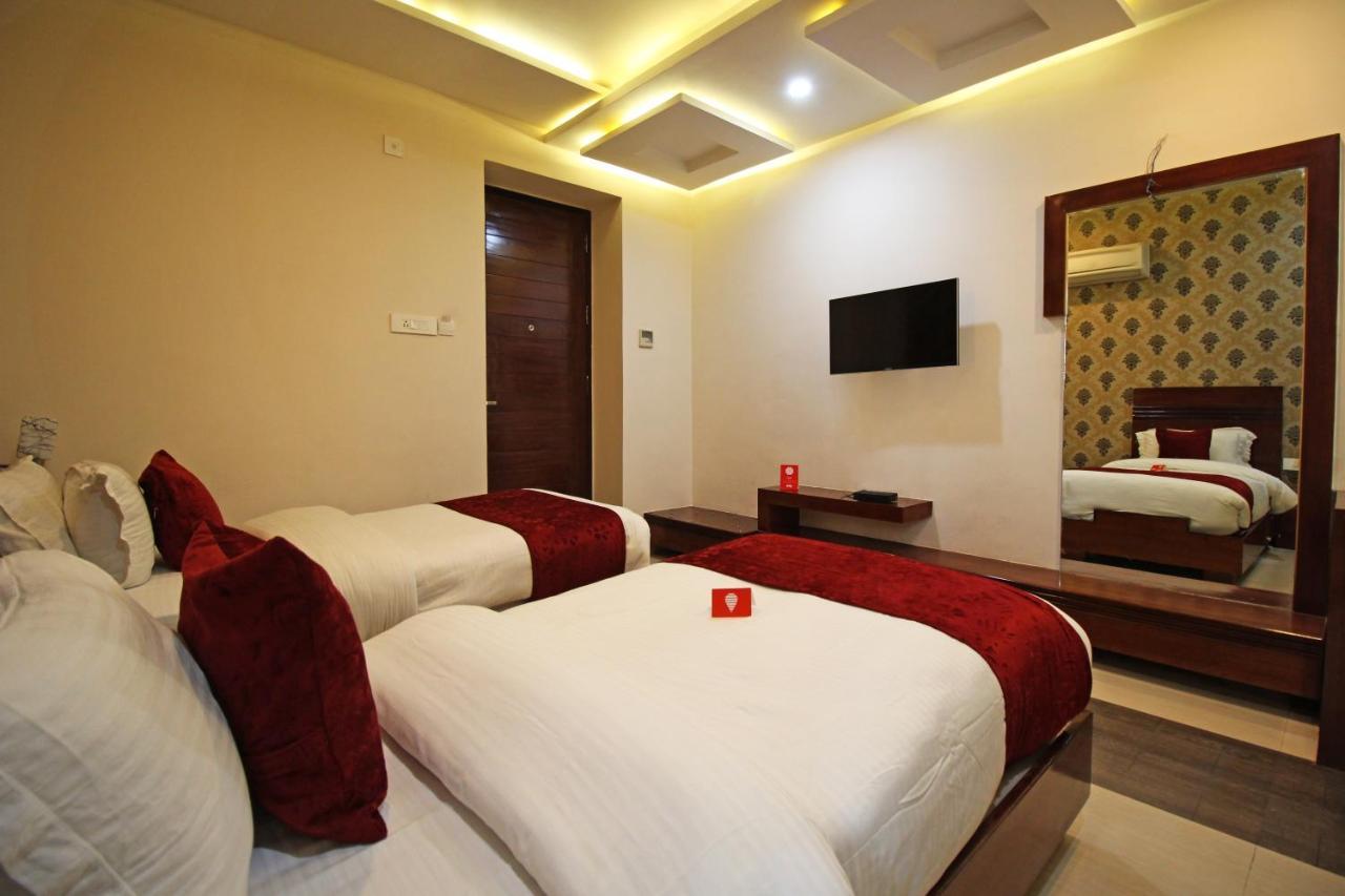 Capital O 4535 Hotel Uma Palace Benares Buitenkant foto